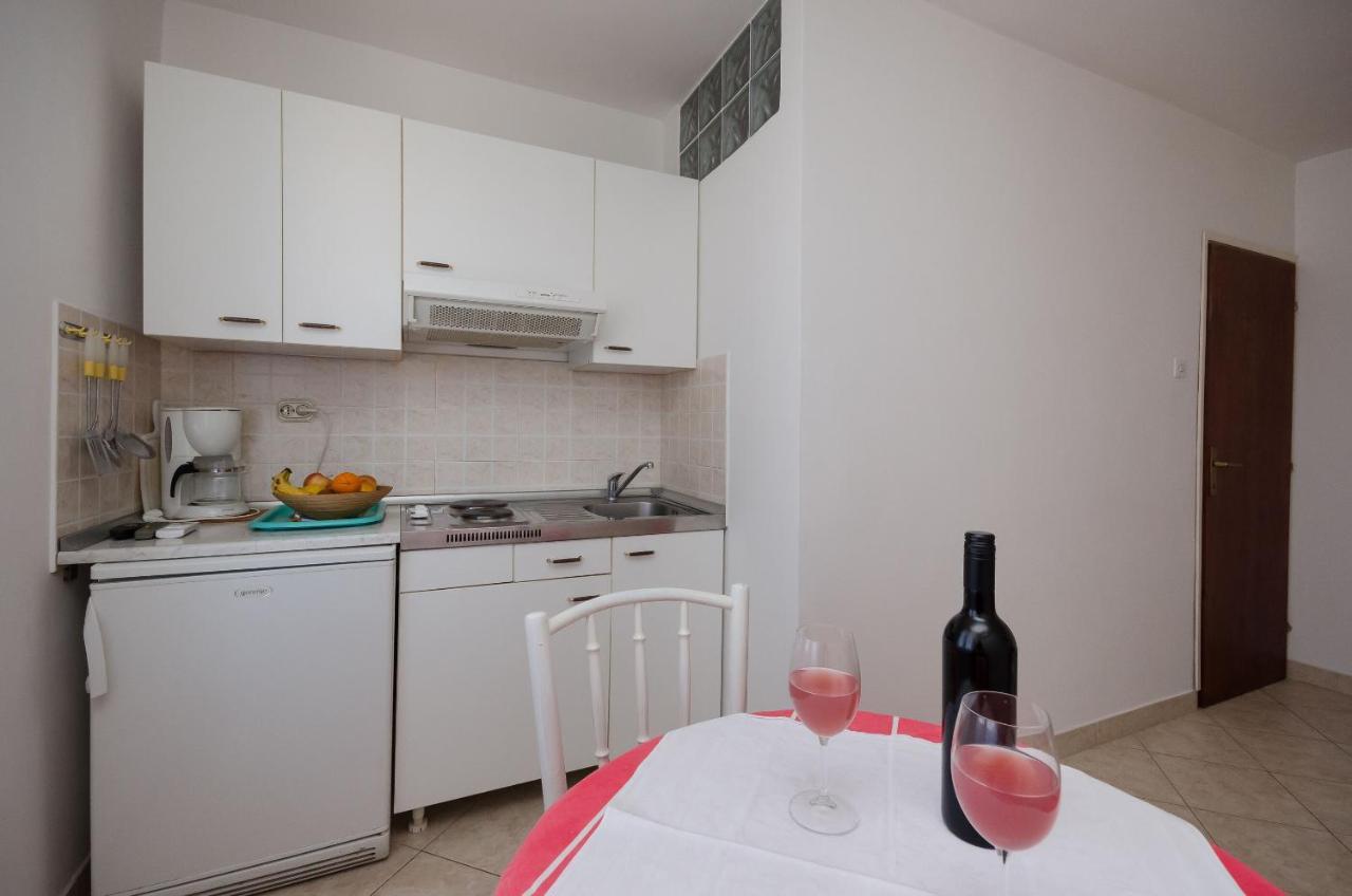 Apartments Milan โปเรช ภายนอก รูปภาพ