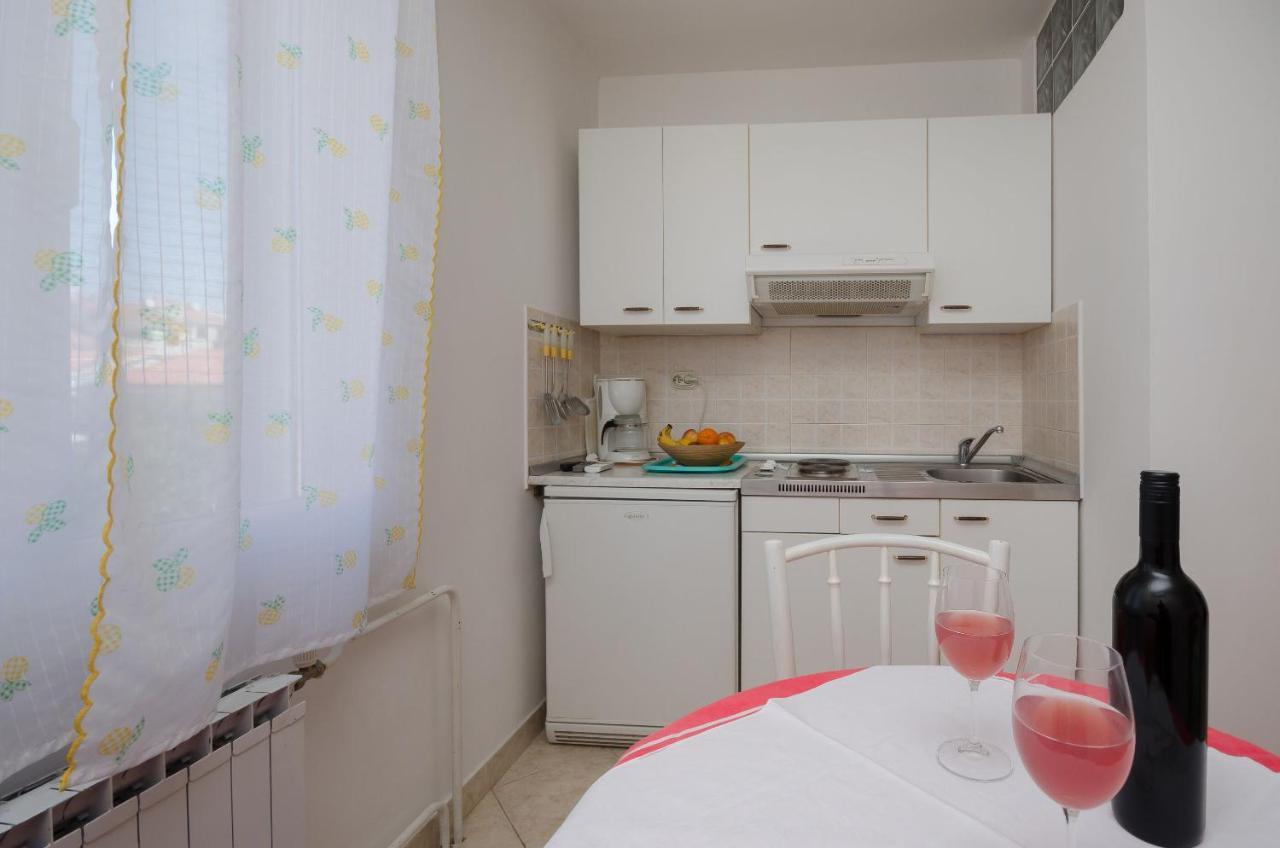 Apartments Milan โปเรช ภายนอก รูปภาพ