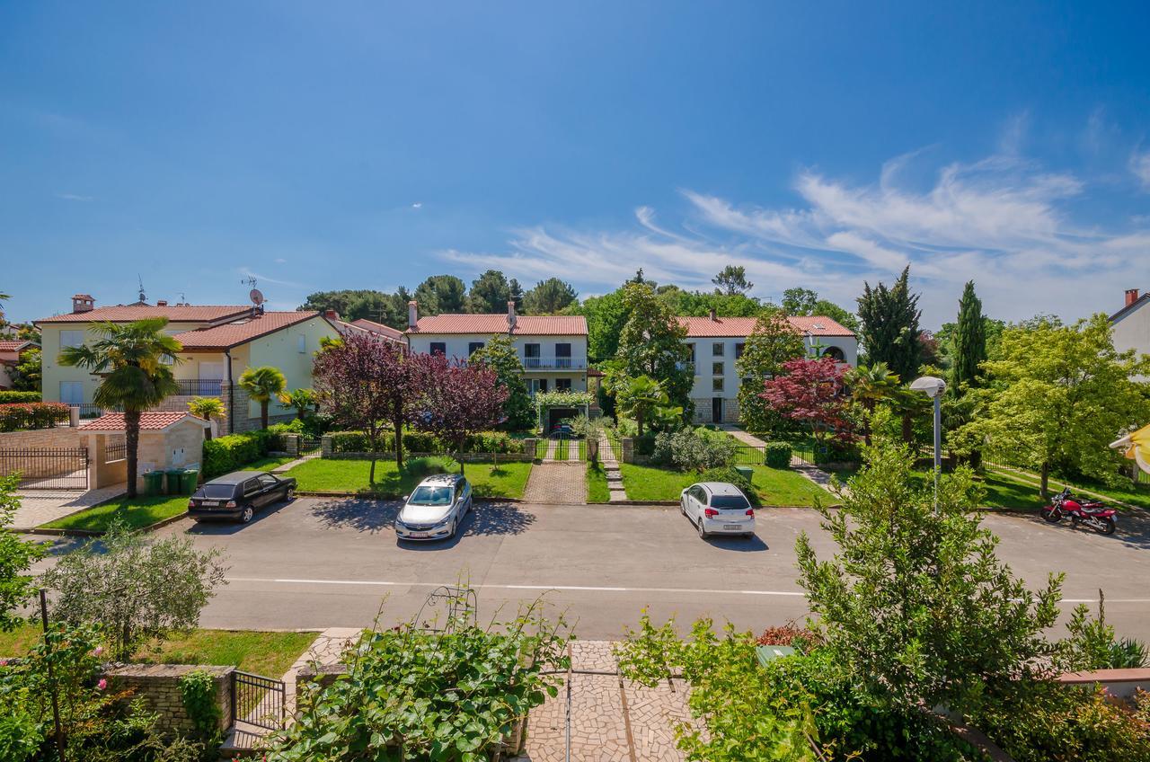 Apartments Milan โปเรช ภายนอก รูปภาพ